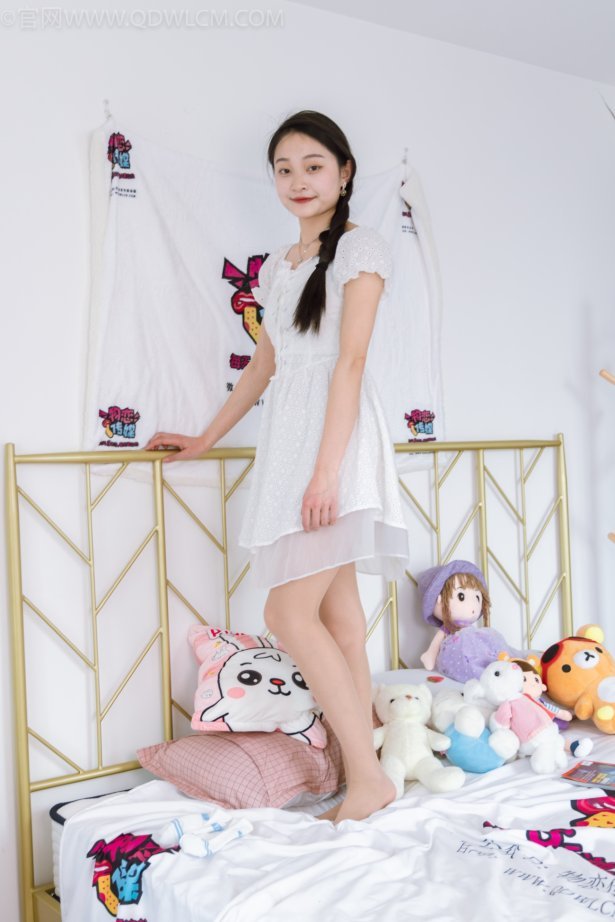 物恋传媒 NO.1111 白白-稚嫩的曾经[150P/1V/4.13GB]