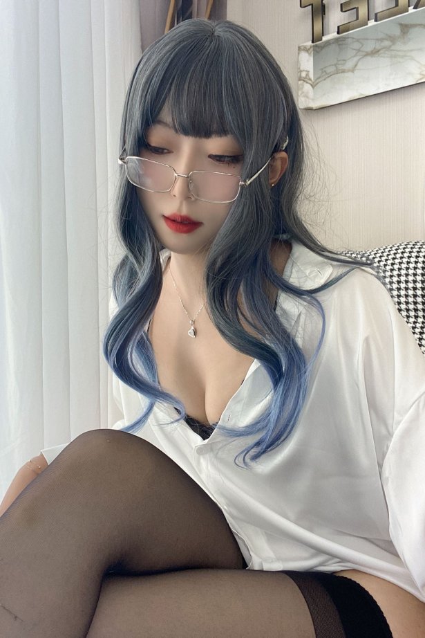 动漫博主Money冷冷 白衬衫 [84P/2V/2.62GB]