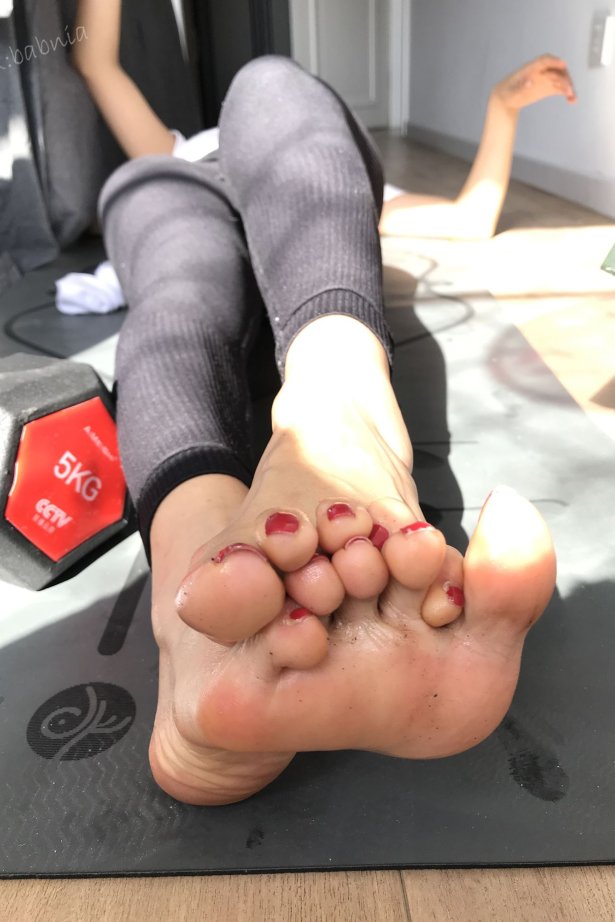 安乔乔儿(Nia乔乔)  乔乔做瑜伽[119P/502MB]