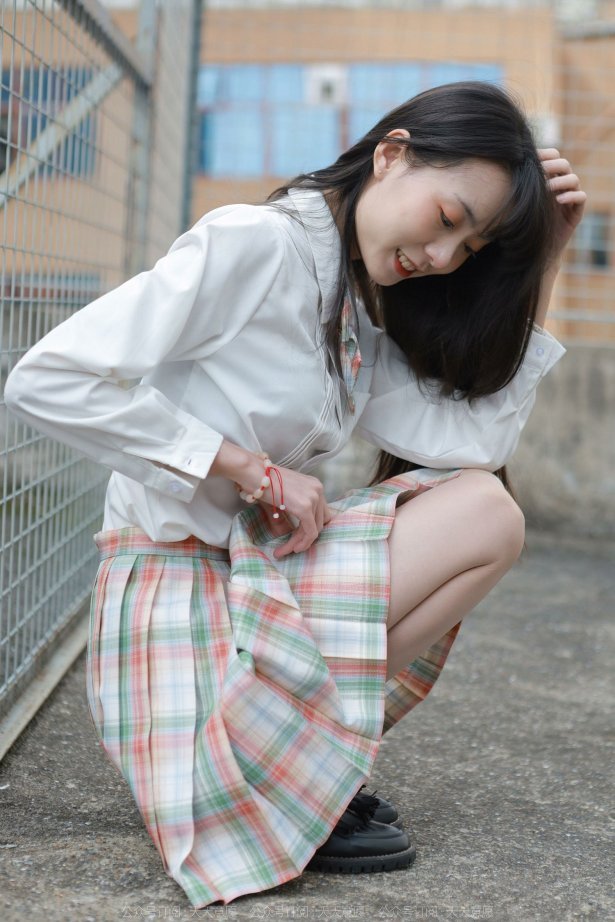 [IESS异思趣向] 2022.04.24 丝享家1069：团团《jk妹妹》[84P/128MB]