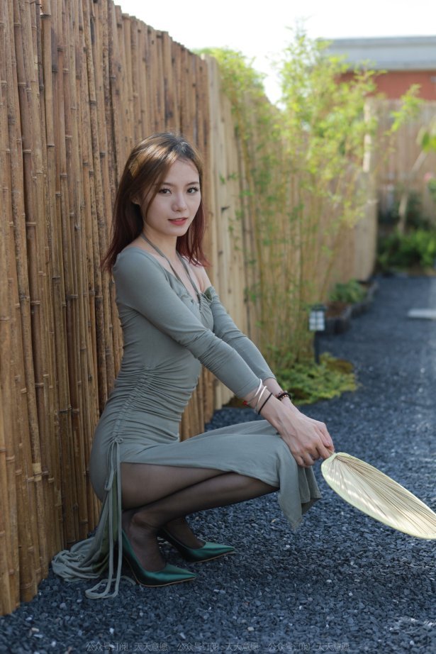 [IESS异思趣向] 耽丝 220703小六 复古庭院 [77P/85MB]