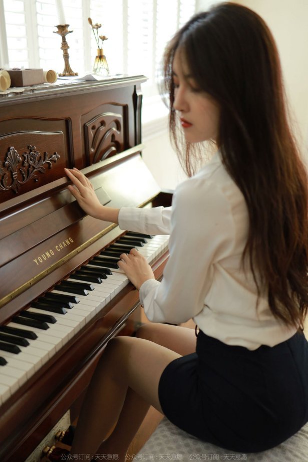 [IESS异思趣向] 耽丝 220724小宝  [83P/100MB]