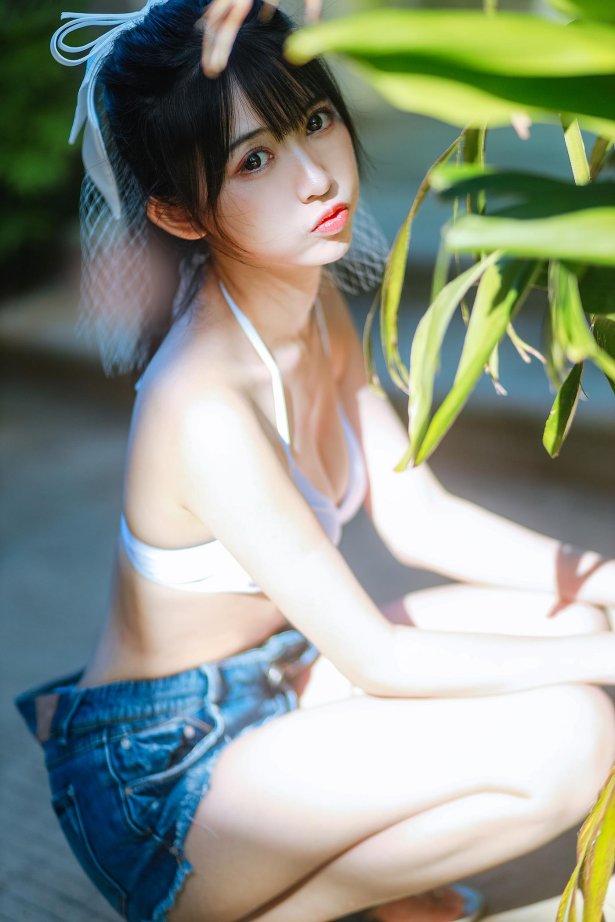 鳗鱼霏儿  - 海边[18P/298MB]