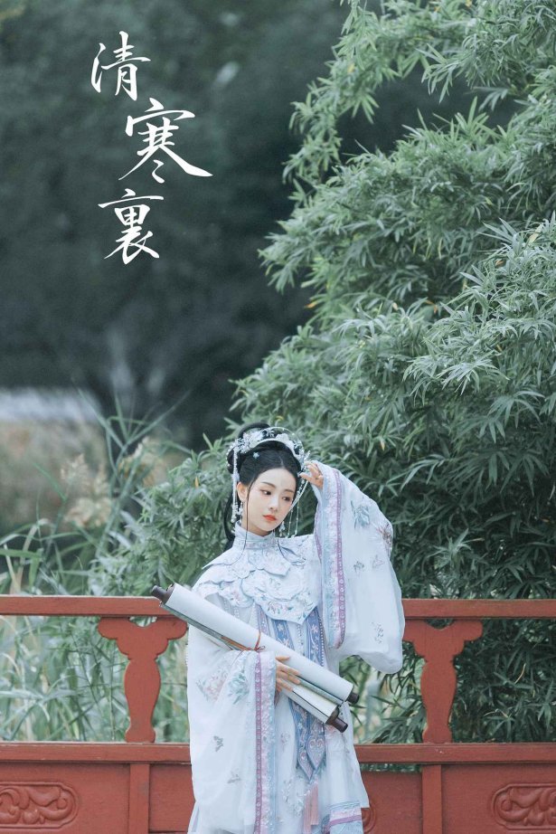 [YITUYU艺图语] 2021.10.19 清寒里 Seven [42P/819MB]