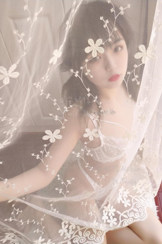 安妮 - 吊带裙[30P/87MB]