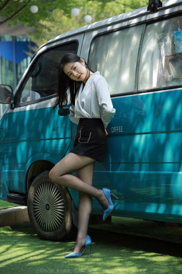 [IESS异思趣向] 2022.05.19 丝享家1093：小金《阳光下的嘿丝》[75P/113MB]