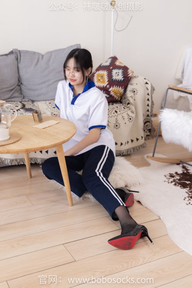 [BoBoSocks袜啵啵]NO.135 小甜豆-高跟鞋、黑丝（脚尖透明款）、裸足[140P/1V/5.86GB]