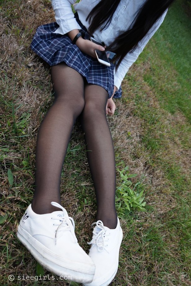 [SIEE丝意]新刊 NO.001 曦曦 黑丝随拍[84P/430MB]