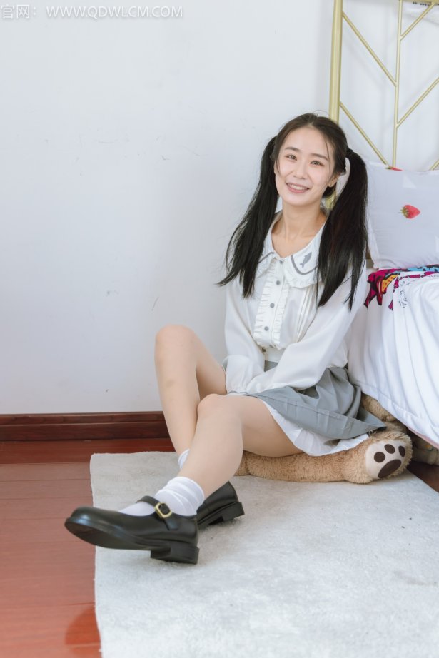 物恋传媒 NO.1281 菜菜-黑皮鞋白棉袜肉丝[171P/1V/4.27GB]