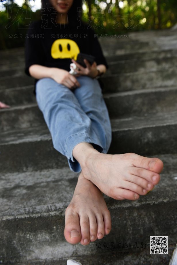 [见新摄影]NO.013 大学护理美女户外牛仔裤棉袜[63P/1V/1.62GB]