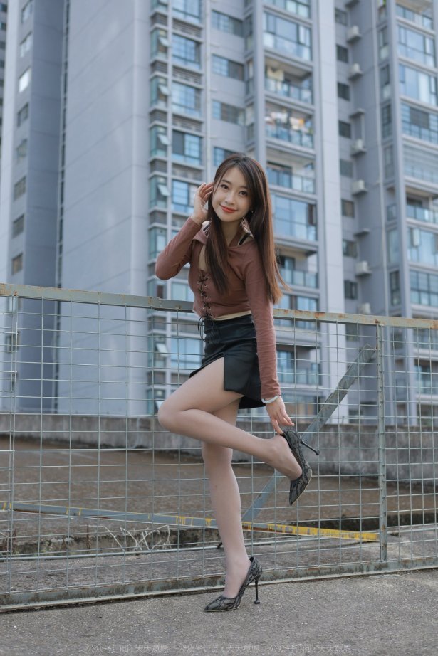 [IESS异思趣向] 耽丝 221102小婕 [83P/91MB]