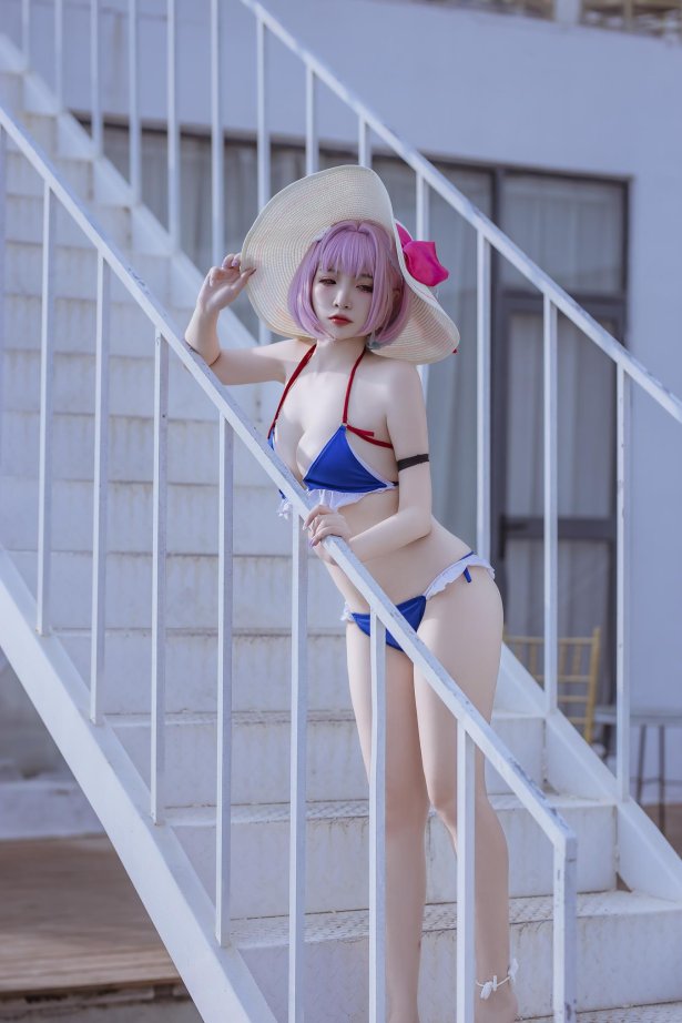 人气Coser二佐Nisa 碧蓝 塔尔图泳装 [23P/130MB]