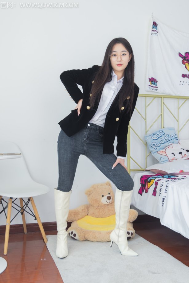 物恋传媒 NO.1358 美兔-梦醒时分[158P/1V/3.24GB]