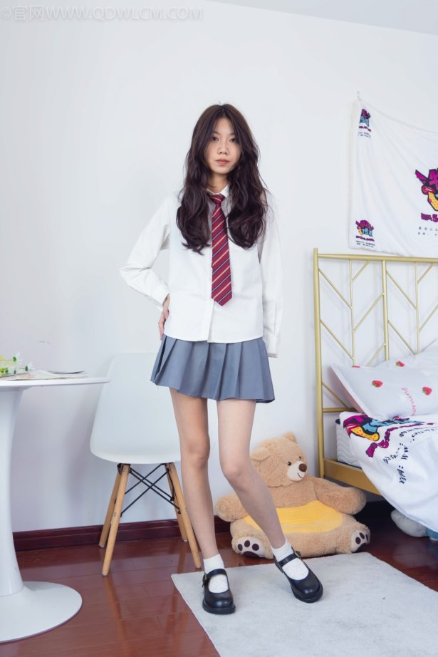 物恋传媒 NO.1367 纤纤-阴雨连绵[150/1V/2.11GB]