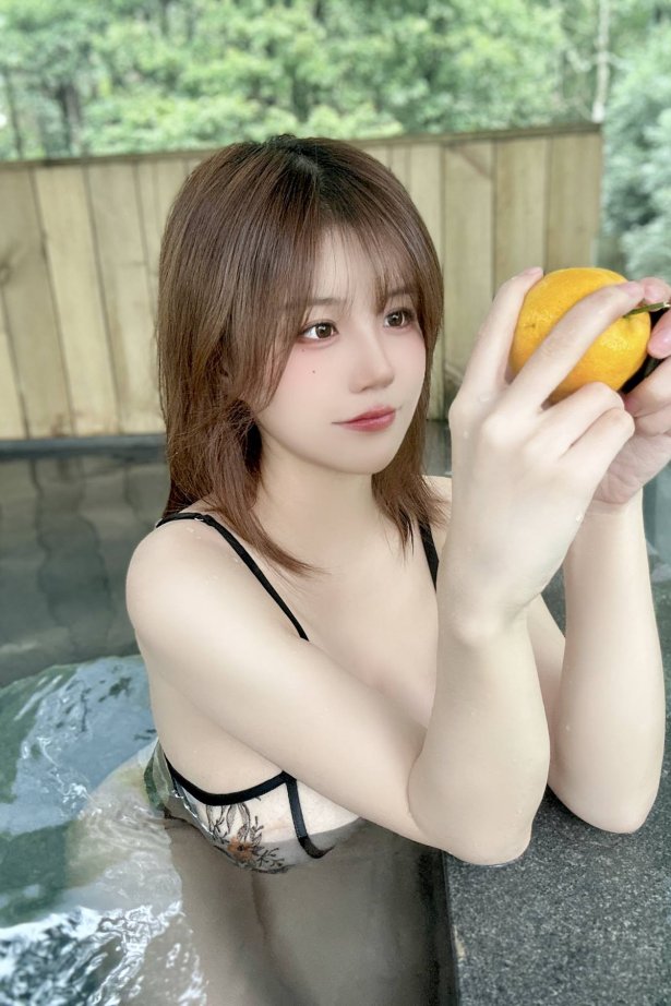 动漫博主 小仓千代w 2022年12月fantia写真 [104P/3V/371MB]