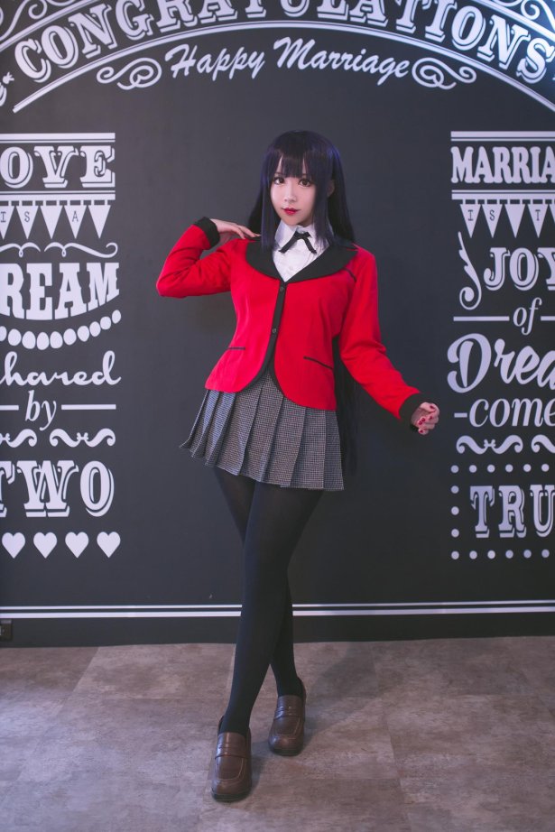 Cos妹子千寻 蛇喰梦子 [40P/274MB]