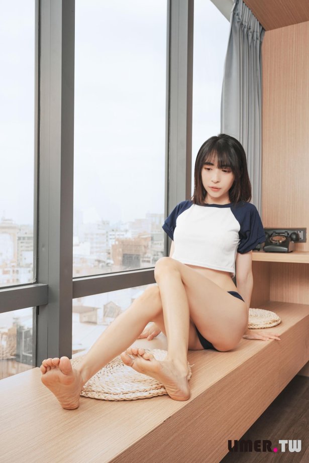 Limerence原创 NO.020 子子 体操服 死库水脚底纹路[140P/1V/2.33GB]