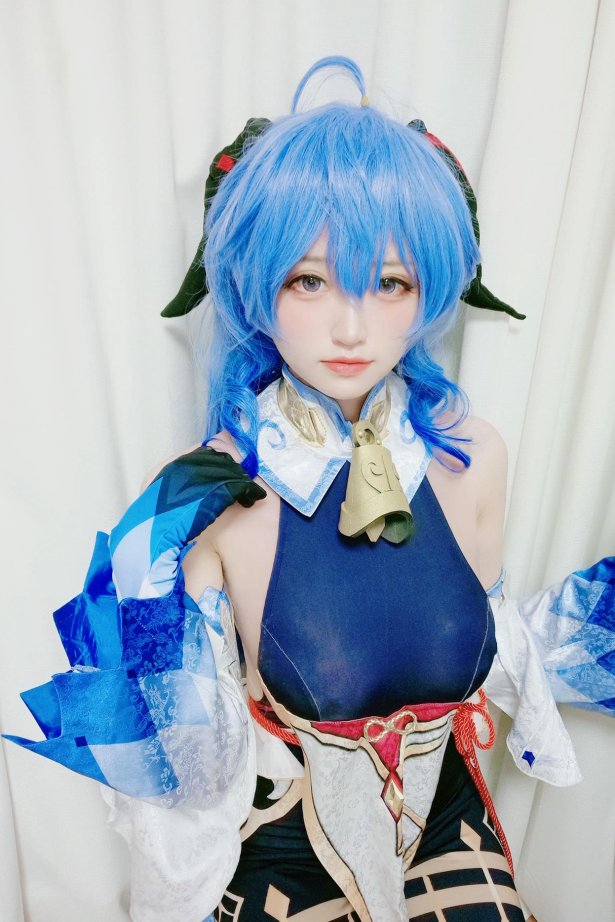 千阳(ちよ)  - 甘雨cos[12P/28.9MB]