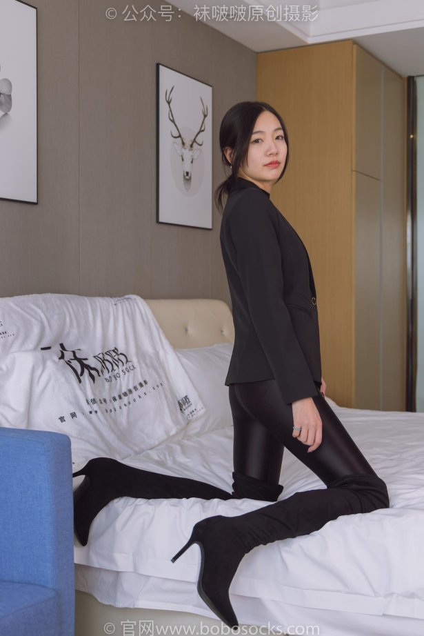 [BoBoSocks袜啵啵]NO.188 小甜豆-连体泳衣、高跟长靴、短肉丝、裸足[147P/1V/5.75GB]