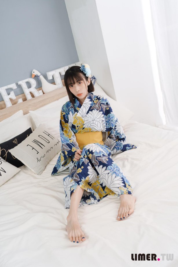 Limerence原创 NO.042 日本妹子子 超敏感脚脚初次被TK[160P/1V/4.86GB]