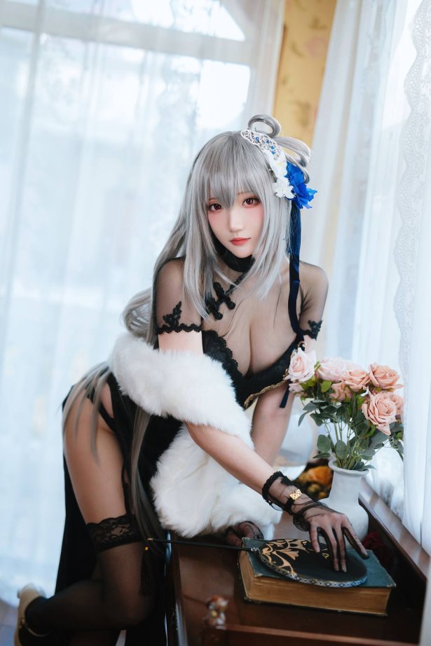 Coser瓜希酱福利 碧蓝航线 路易九世旗袍 [18P/83MB]