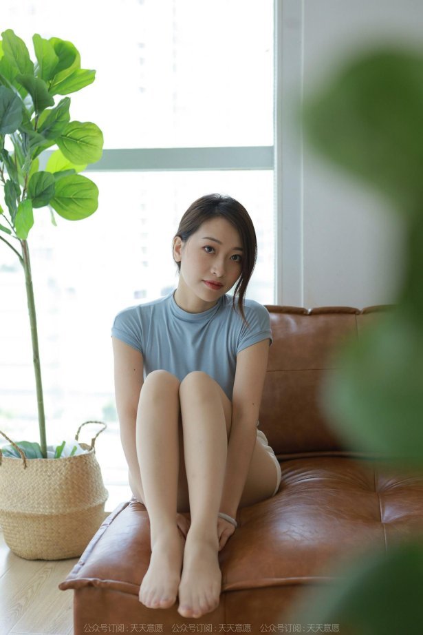 [IESS异思趣向] 2022.08.15 丝享家1178：小婕《蓝衣女神》[88P/112MB]