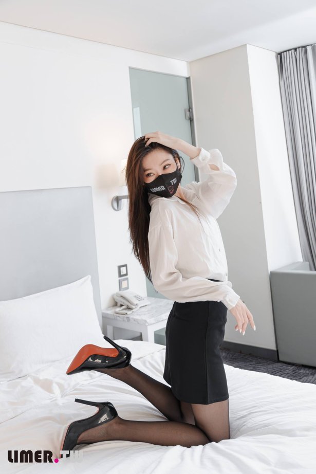 Limerence原创 NO.063 語葳女神 Jaly完美长腿 黑丝 OL诱惑[75P/1V/1.93GB]