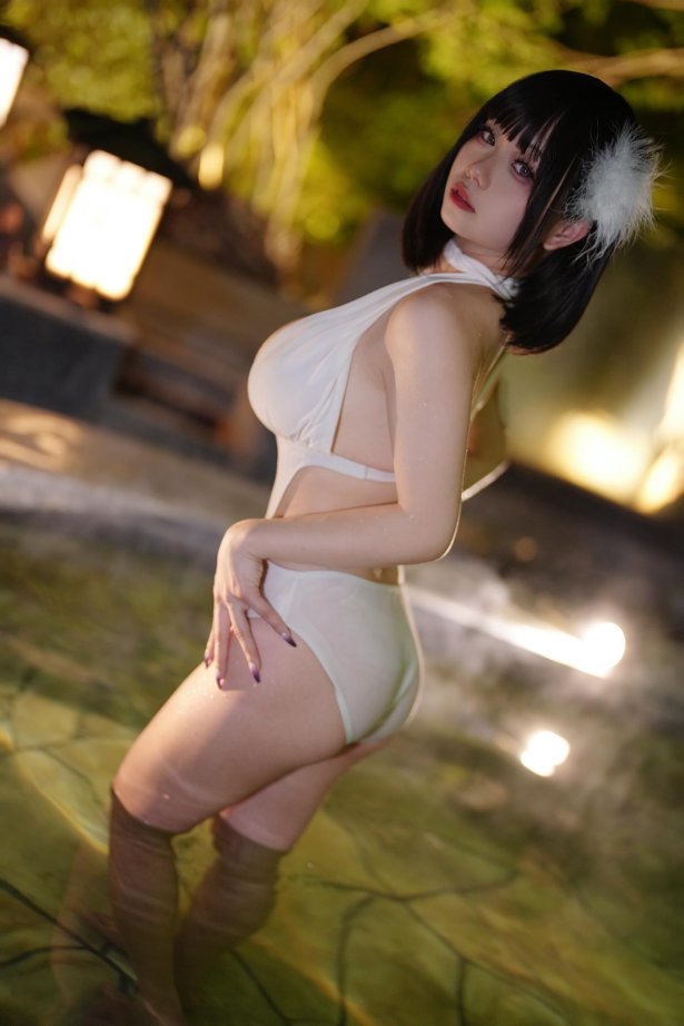 末夜787 白色泳装[23P/1V/743MB]