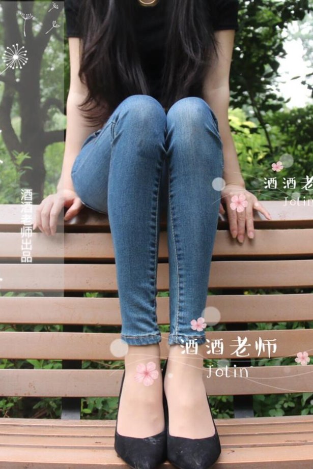 酒酒老师 《穿丝袜的牛仔很忙》 [68P/97M]