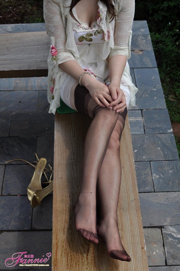 Fannie芬妮美足园 No.016 2011周年特辑（丝族3） [51P/133MB]