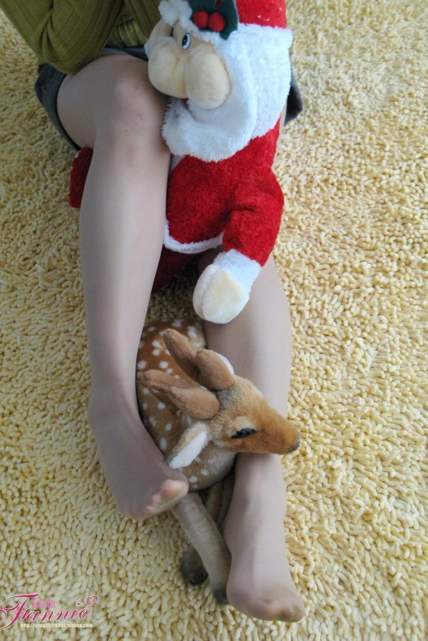 Fannie芬妮美足园 No.004 2008圣诞快乐（丝族） [86P/250MB]