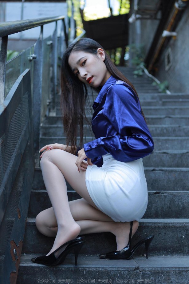 [IESS异思趣向] 2022.11.06 丝享家1260：美子《白裙街拍》[89P/101MB]