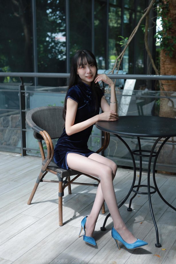 [IESS异思趣向] 2022.10.28 丝享家1251：团团《灰思旗袍》[80P/84MB]