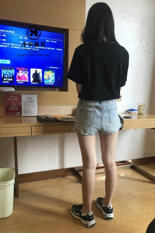 [誉铭传媒]袜足摄影 2020年《05月 幕后作品》[36P/3V/247MB]