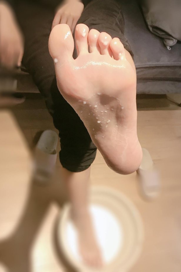 网紅Coser@安乔乔儿(Nia乔乔) 牛奶洗脚[102P/144MB]