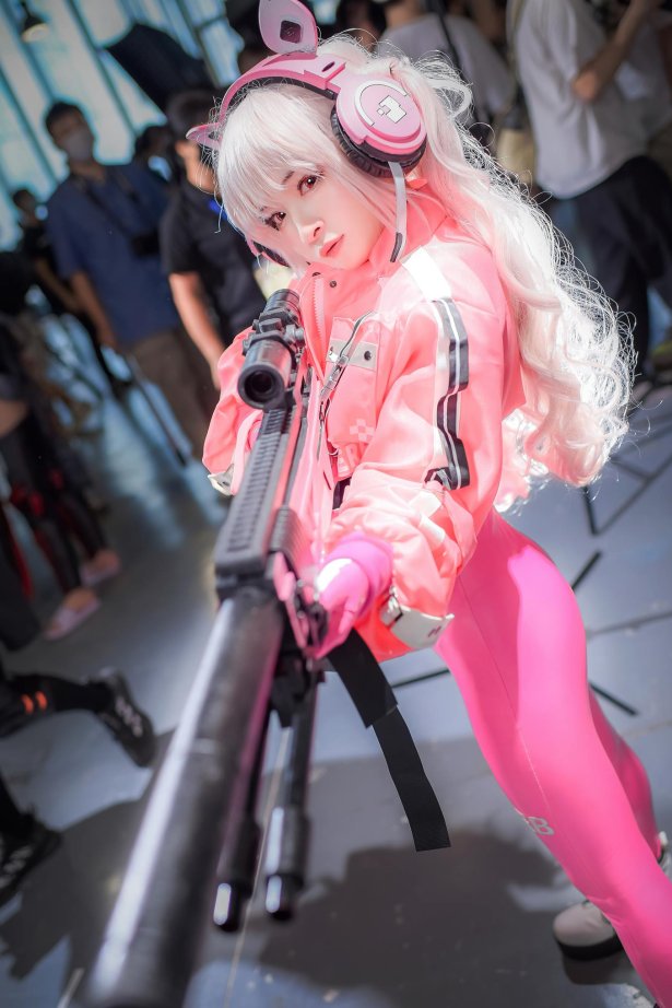 九九八XY - 萤火虫漫展 NIKKE 胜利女神 爱丽丝[18P/75MB]