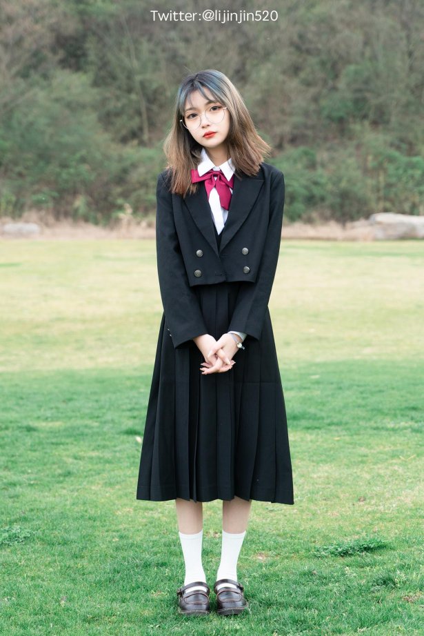 梨瑾瑾 - 户外黑长服[20P/263MB]