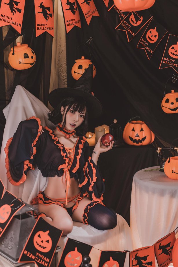 白易子教主 - 万圣节魔女[10P/127MB]