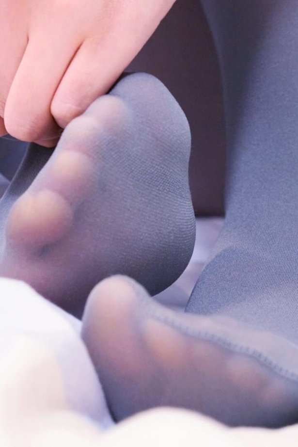 眼酱大魔王w - 30D灰蕾丝胖次[13P/6MB]