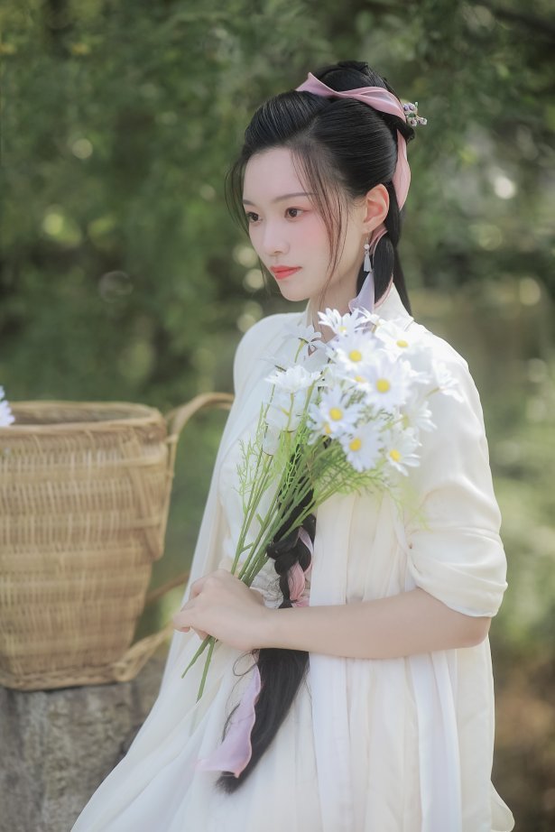 [YITUYU艺图语] 2022.05.29 采药医女 静沅 [28P/416MB]