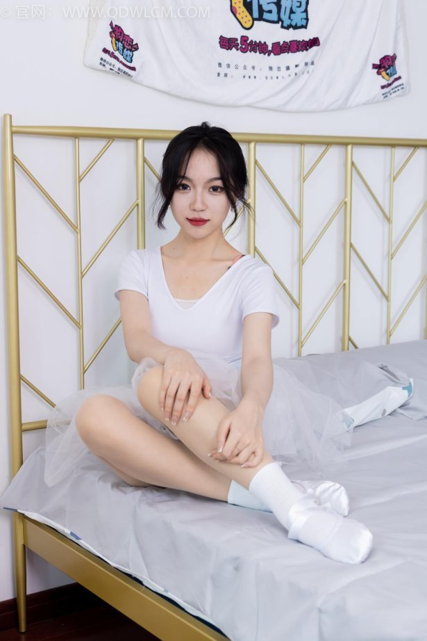 物恋传媒 NO.1588 莎莎-芭蕾小天鹅[160P/1V/4.25GB]