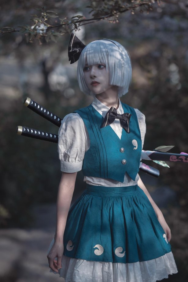 腥味猫罐 - 半妖庭师[15P/82MB]