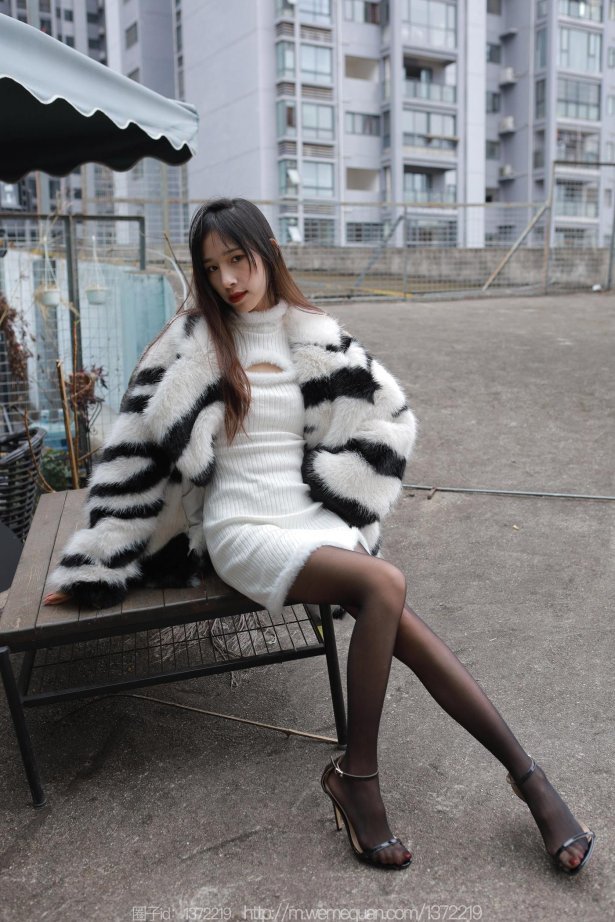 [IESS异思趣向] 2022.12.29 丝享家1313：美子《冬季穿搭》[88P/117MB]