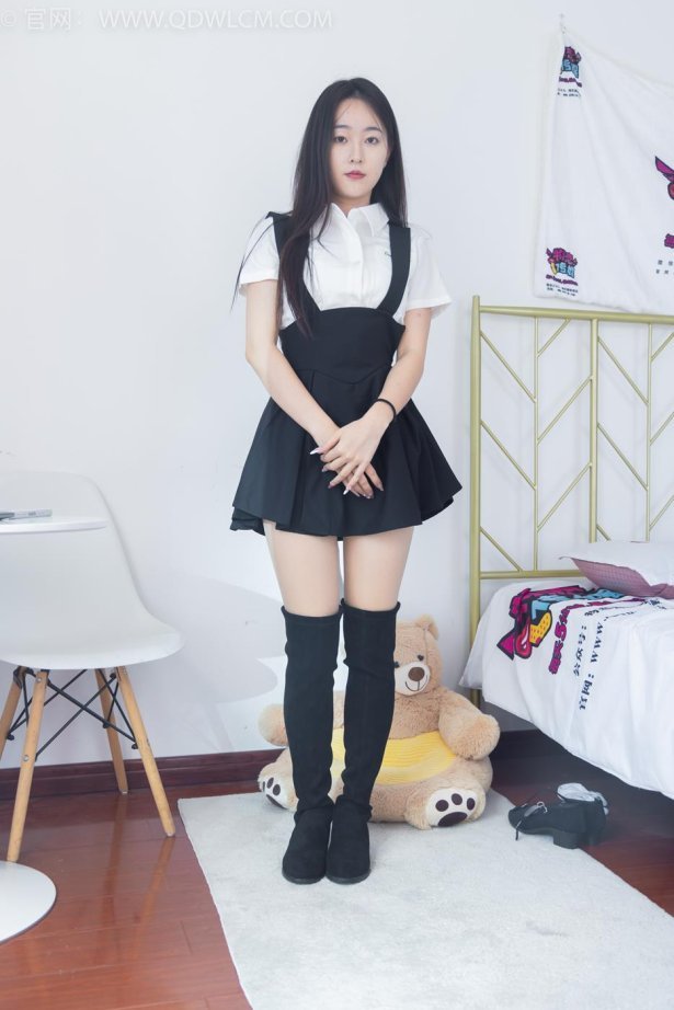 物恋传媒 NO.1671 美兔-办公的一天[200P/1V/4.38GB]