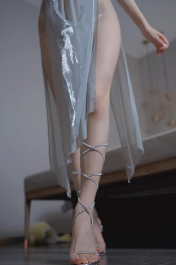 禅院熏 银色礼服[25P/188MB]