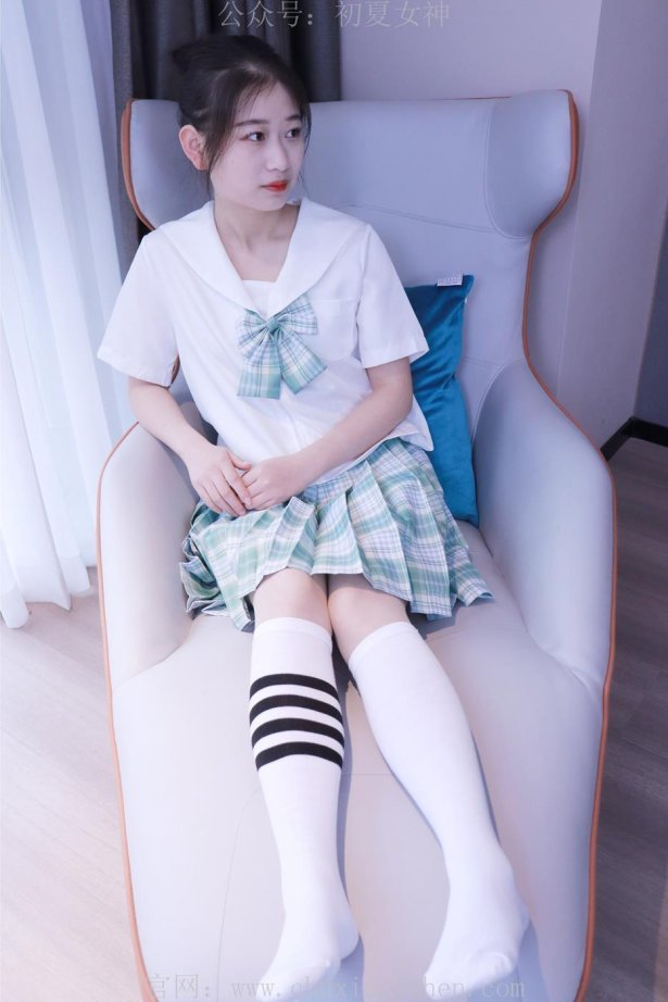 初夏女神 NO.013 念念 常规S码绿色JK套搭配小白鞋[126P/1V/5.82GB]
