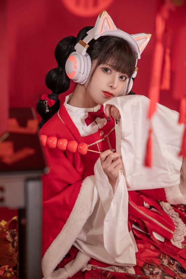 腥味猫罐 - 新年快乐[12P/82MB]