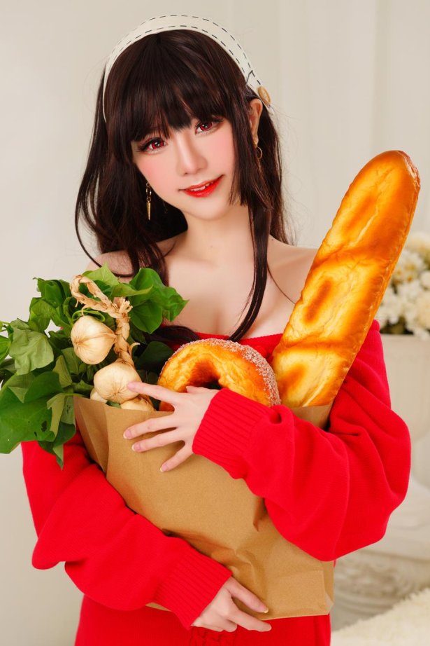 Sally Dorasnow - Yor Forger Red Sweater[19P/53MB]