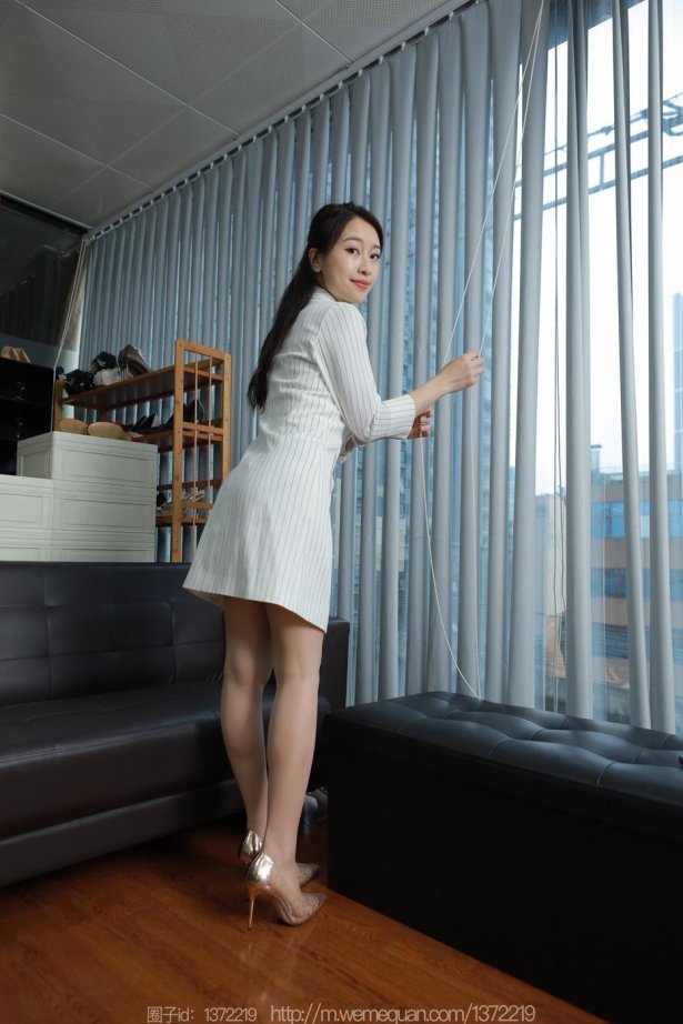[IESS异思趣向] 2023.03.24 丝享家1400：小婕《白色条纹外套》[88P/91MB]