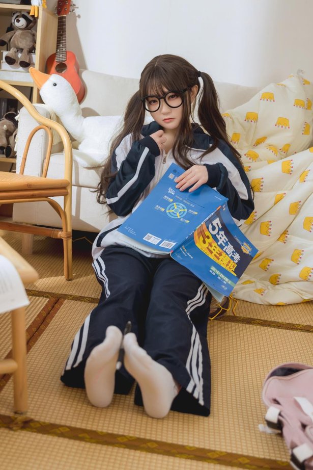 颜值博主@神沢永莉 家庭作业 [73P/501M]